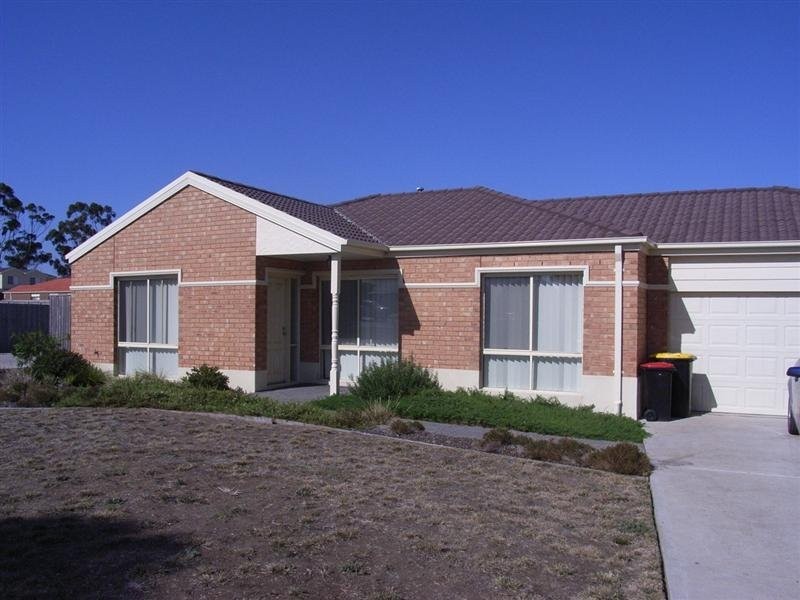 1 Tintern Loop, Hillside VIC 3037