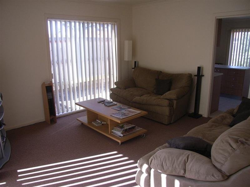 1 Tintern Loop, Hillside VIC 3037