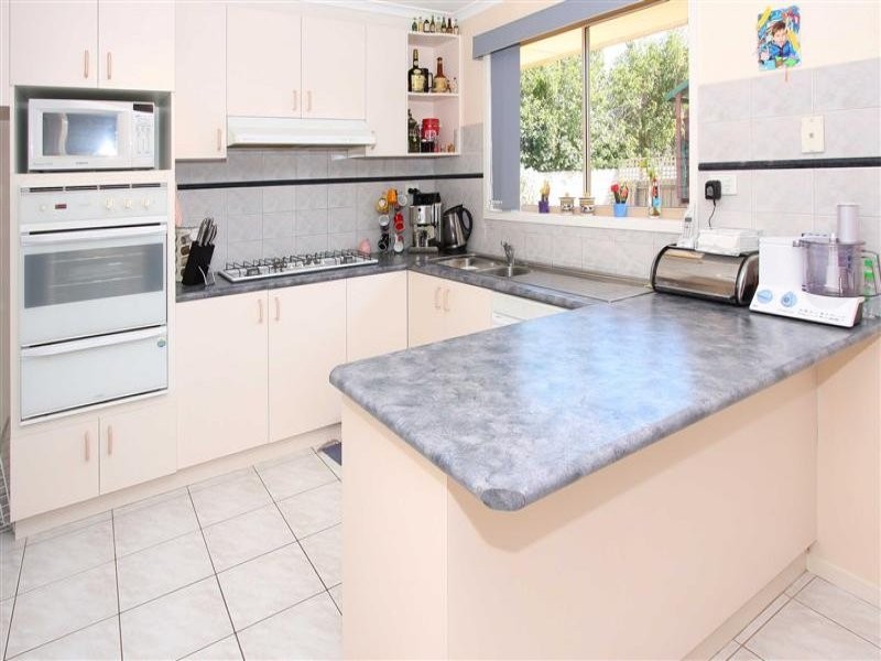 6 Barrell Court, Delahey VIC 3037