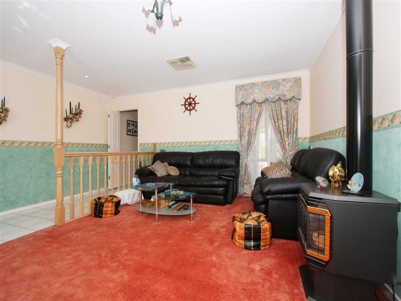 6 Barrell Court, Delahey VIC 3037