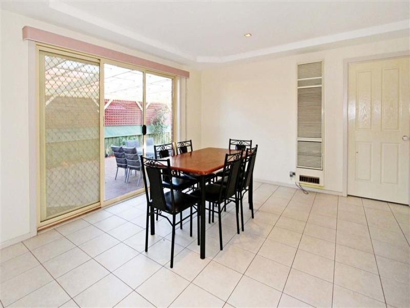 7 Buninyong Walk, Delahey VIC 3037