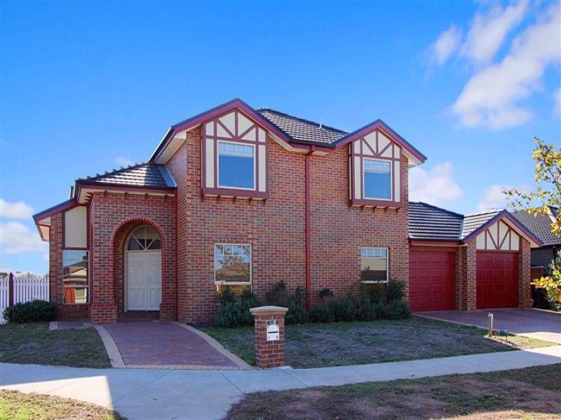 16 Heysen Park Way, Caroline Springs VIC 3023