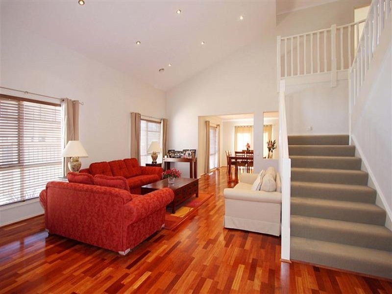 16 Heysen Park Way, Caroline Springs VIC 3023