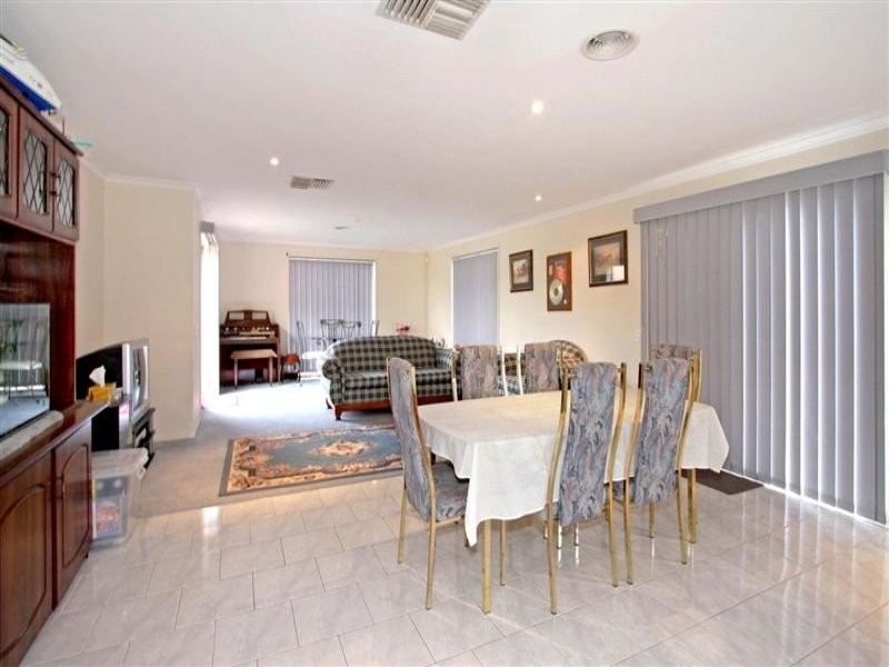 25 Shearer Close, Sydenham VIC 3037