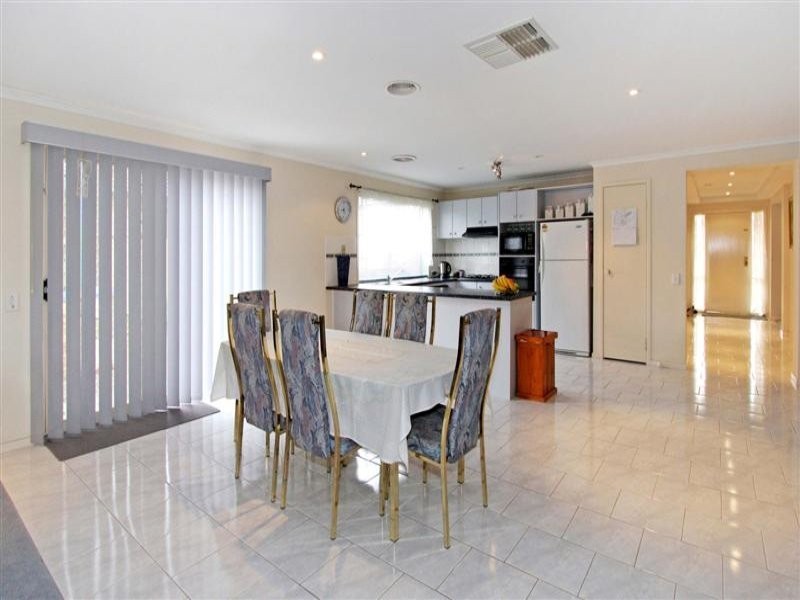 25 Shearer Close, Sydenham VIC 3037