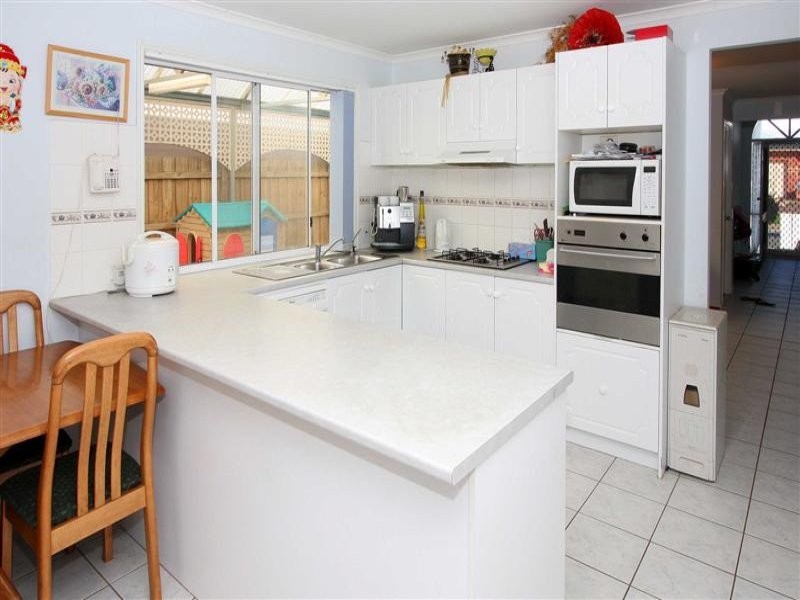 16 Roadhouse Wynd, Sydenham VIC 3037