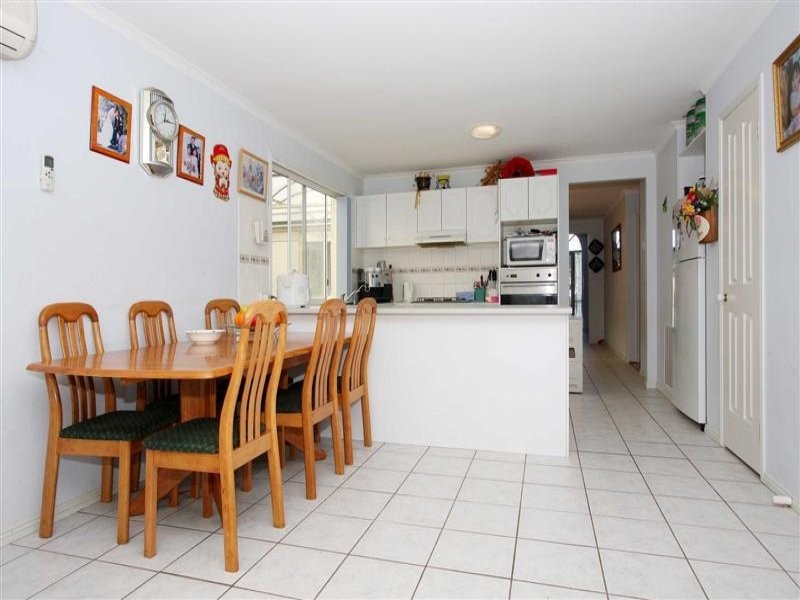 16 Roadhouse Wynd, Sydenham VIC 3037