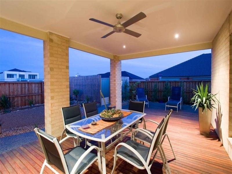 3 Darlinghurst Place, Taylors Hill VIC 3037