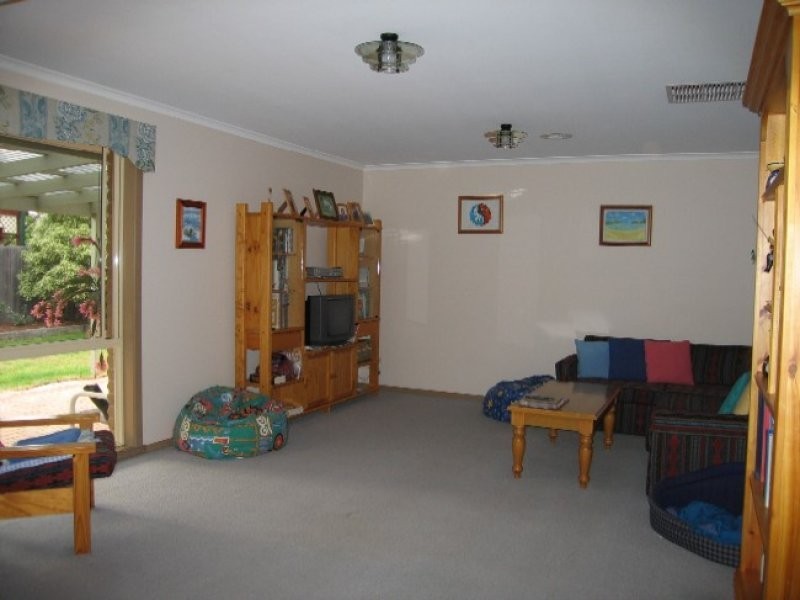 28 Bellevue Boulevard, Hillside VIC 3037