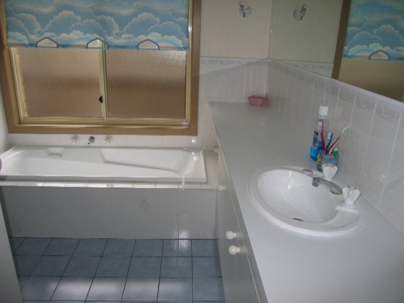 28 Bellevue Boulevard, Hillside VIC 3037