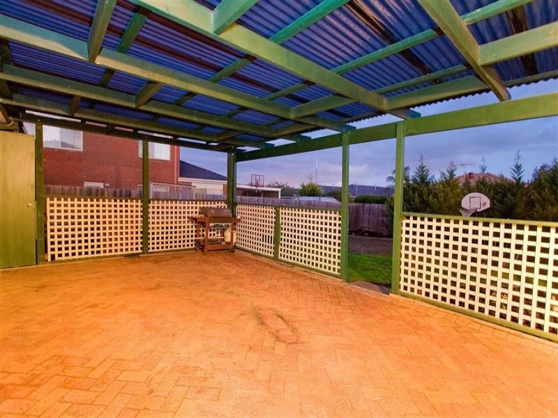 55 Boberrit Wynd, Sydenham VIC 3037