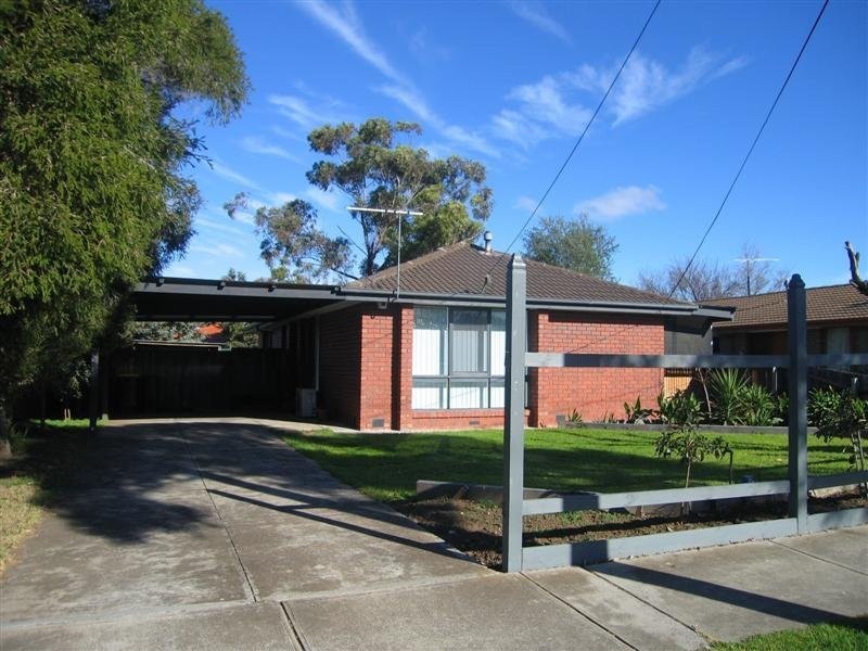 273 Main Rd West, St Albans VIC 3021