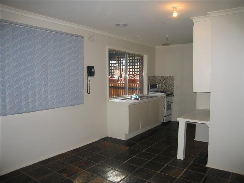 273 Main Rd West, St Albans VIC 3021