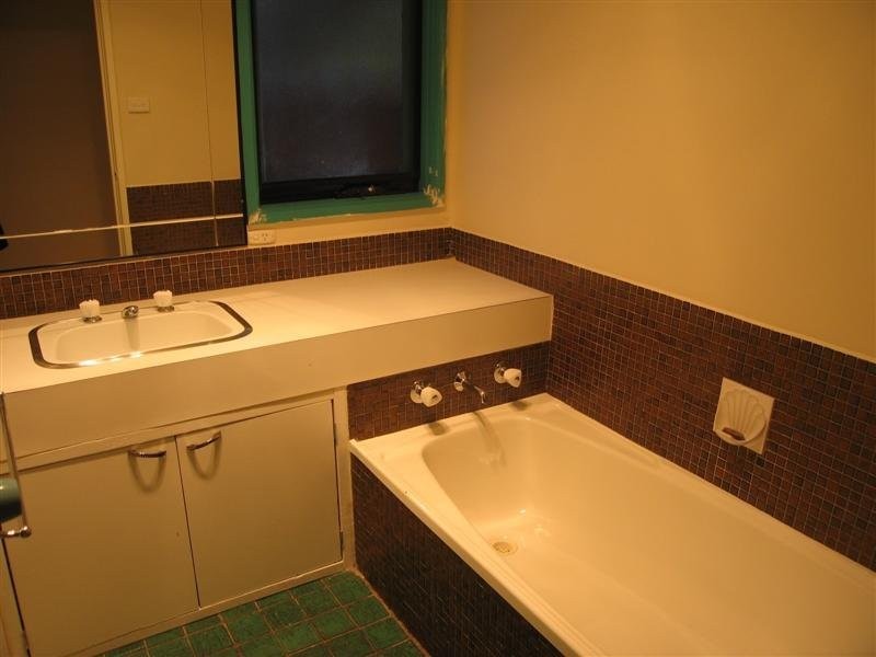 273 Main Rd West, St Albans VIC 3021