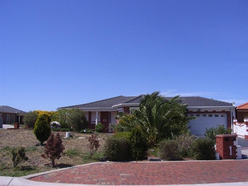 1 Pratt Close, Taylors Lakes VIC 3038