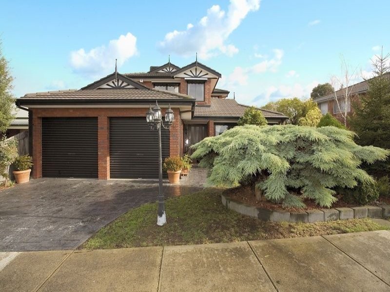 16 Golden Way, Hillside VIC 3037