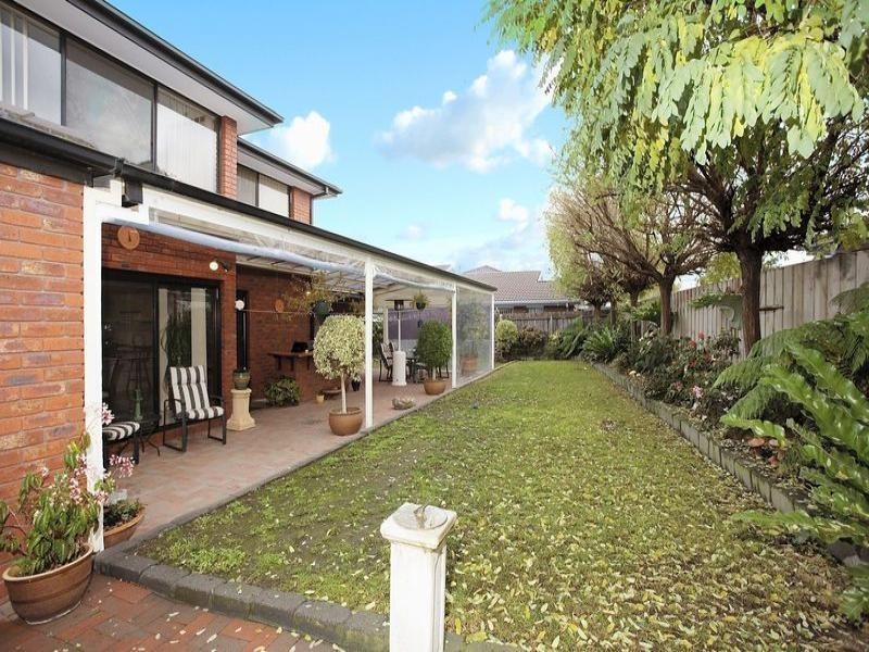 16 Golden Way, Hillside VIC 3037