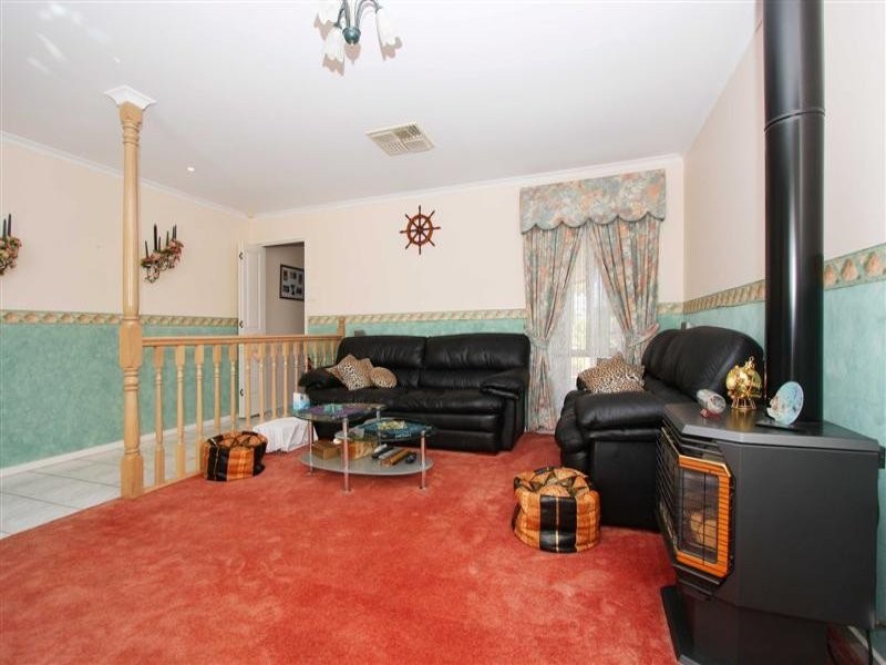 6 Barrell Court, Delahey VIC 3037