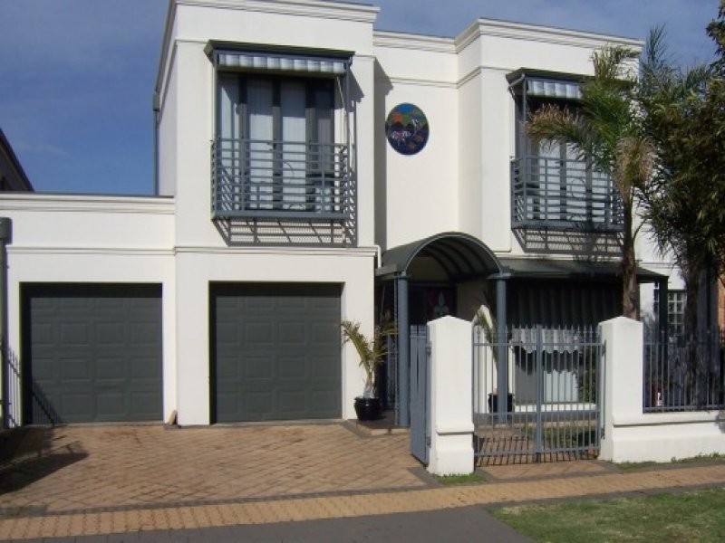 18 Carnegie Place, Mawson Lakes SA 5095