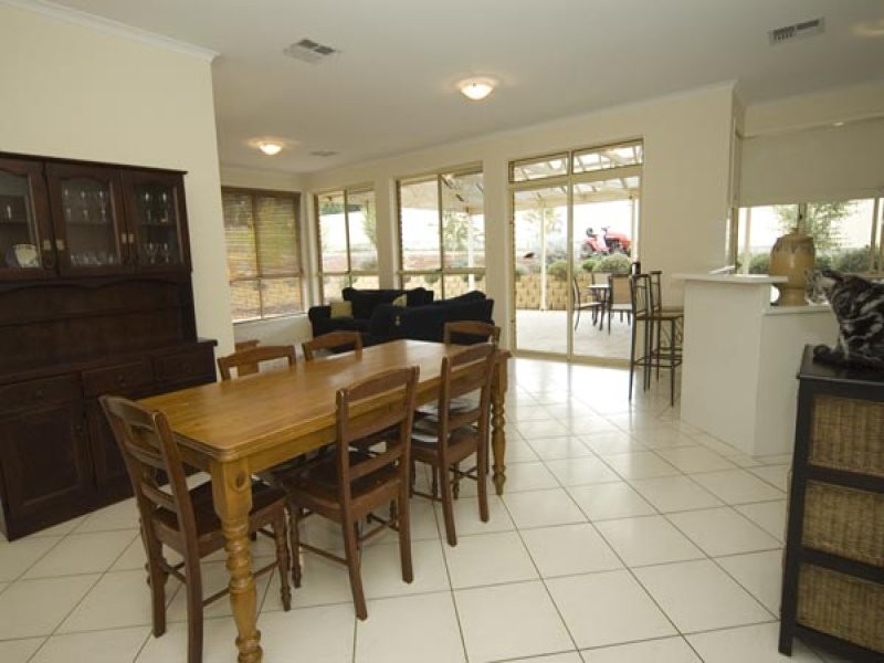 37 Waterford Avenue, Mount Barker SA 5251