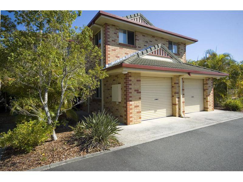 8/2 Brown St, Labrador QLD 4215