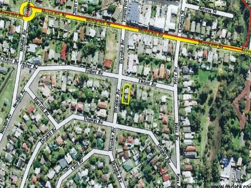 12 Fisher Ave, Southport QLD 4215