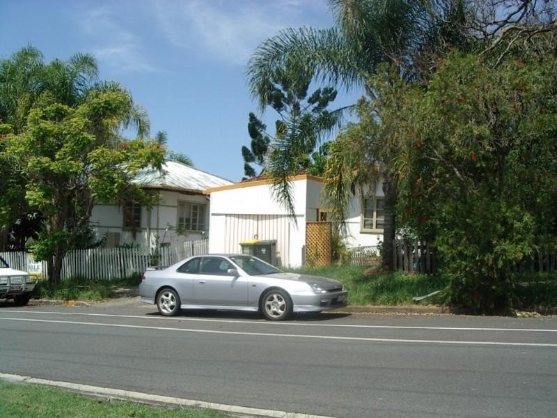 12 Fisher Ave, Southport QLD 4215