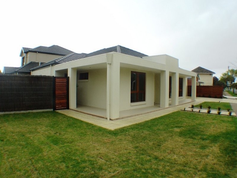 102 Halsey Road, Henley Beach South SA 5022