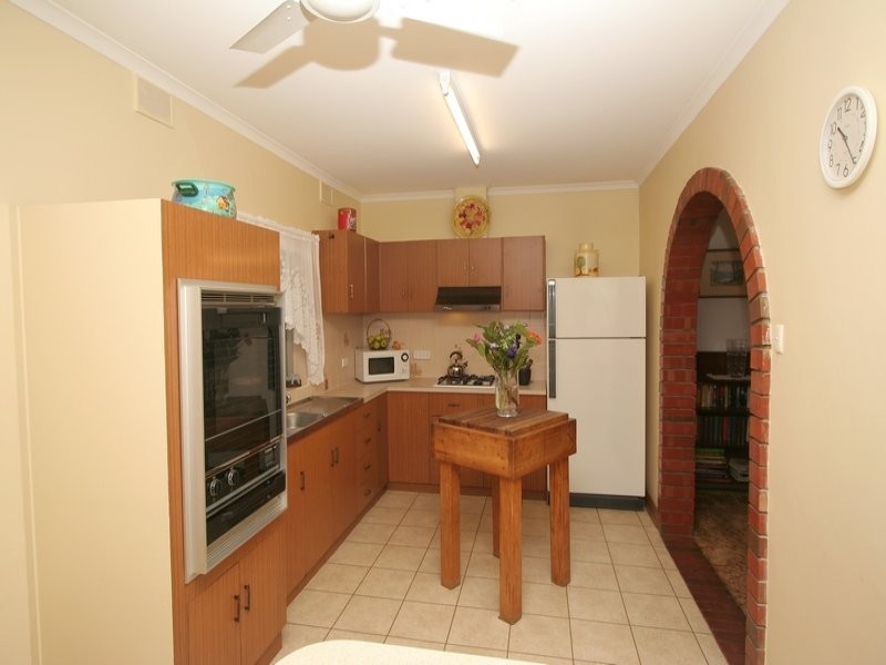 8 Lysle Street, Brooklyn Park SA 5032