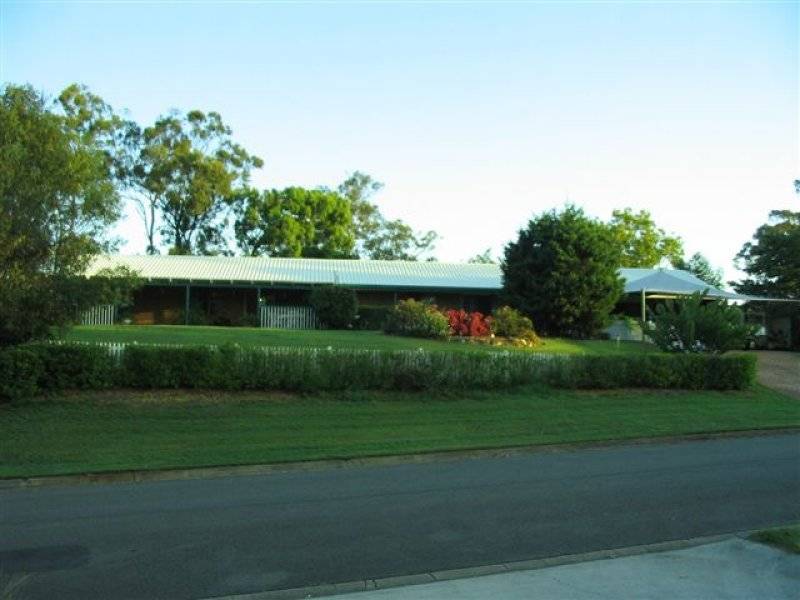26 Hammond Drive, Gaven QLD 4211