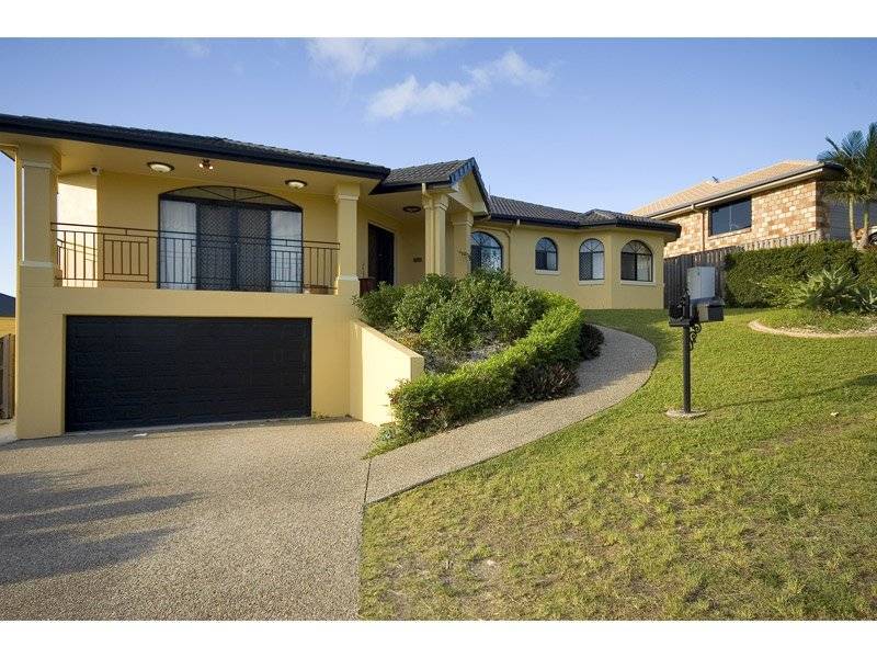 42 Manra Way, Pacific Pines QLD 4211