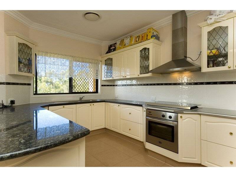 42 Manra Way, Pacific Pines QLD 4211