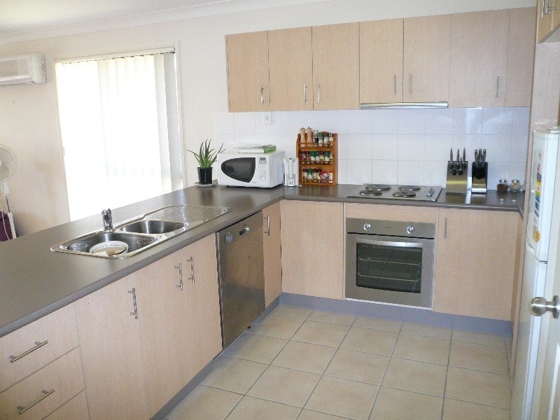 13 Stockdale St, Pacific Pines QLD 4211