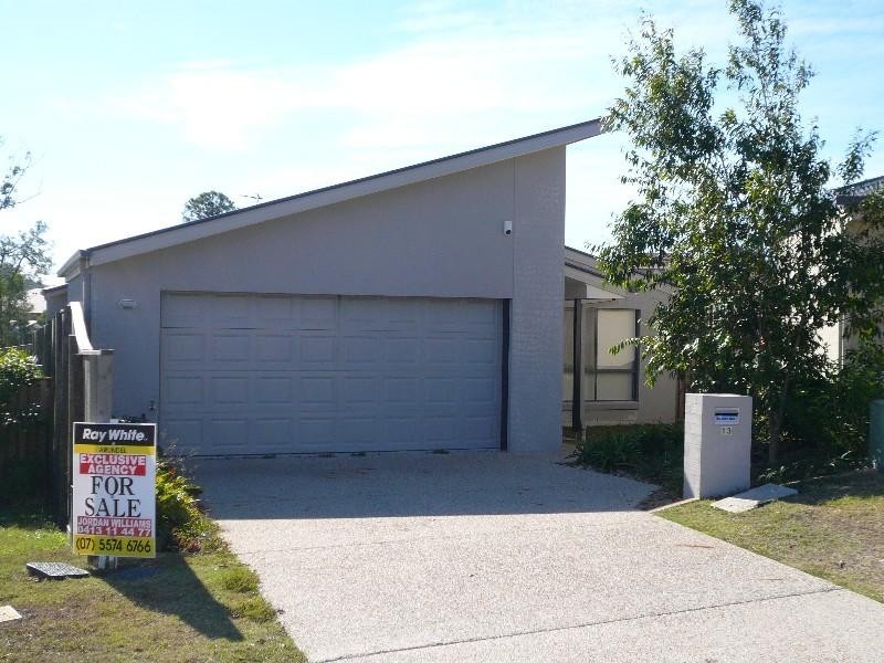 13 Stockdale St, Pacific Pines QLD 4211