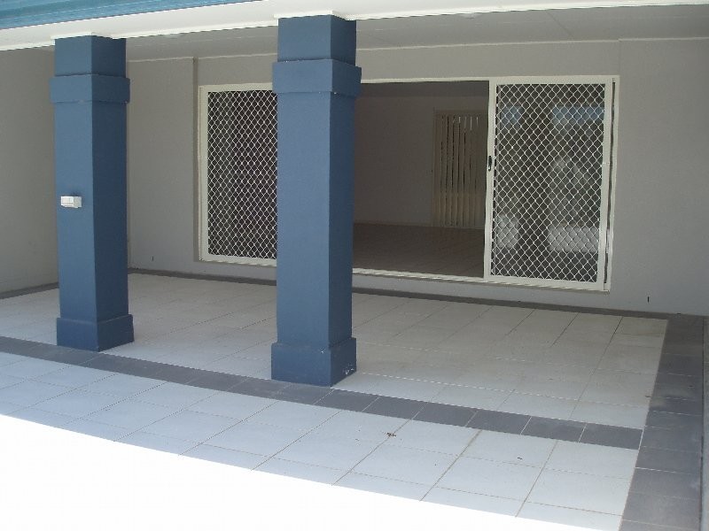 3 Worthing Court, Arundel QLD 4214