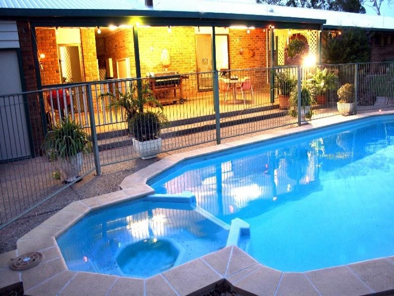 26 Hammond Drive, Gaven QLD 4211