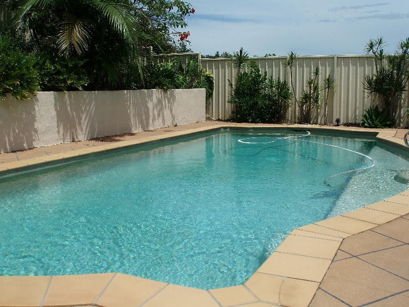 17 Ingles Circuit, Arundel QLD 4214