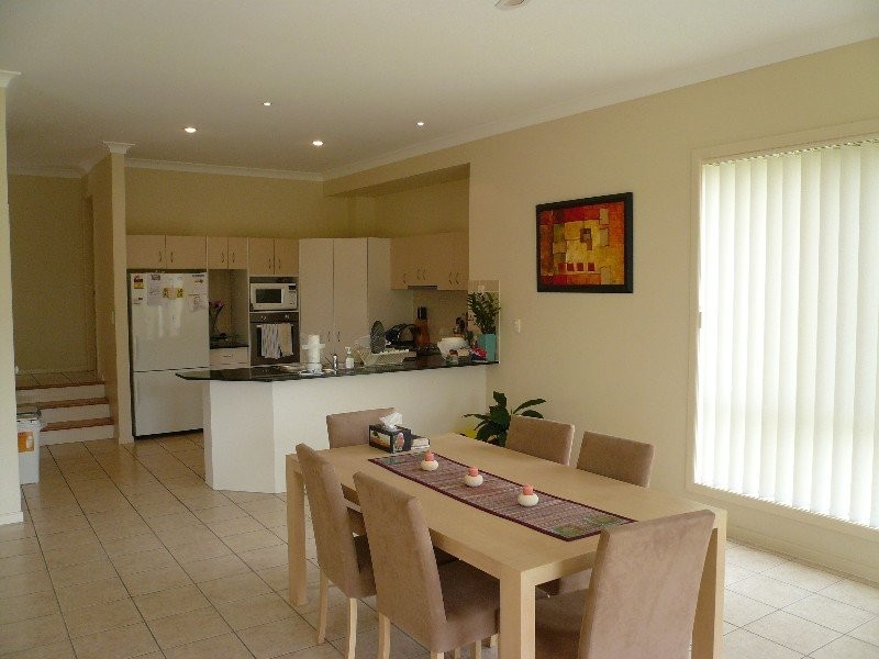 102 Christina Ryan Way, Arundel QLD 4214