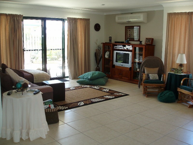 4 Harrow Pl, Arundel QLD 4214
