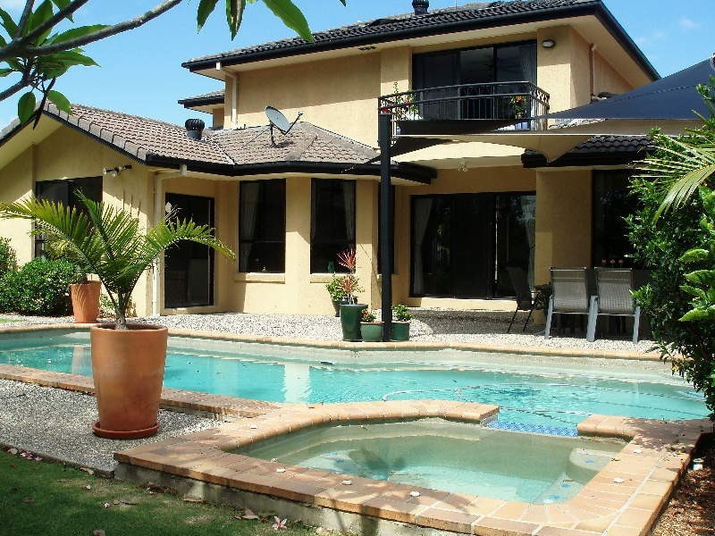 23 Hazel Court, Arundel QLD 4214