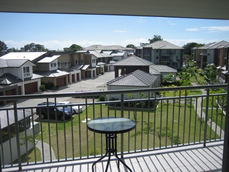 33 Clark St, Biggera Waters QLD 4216