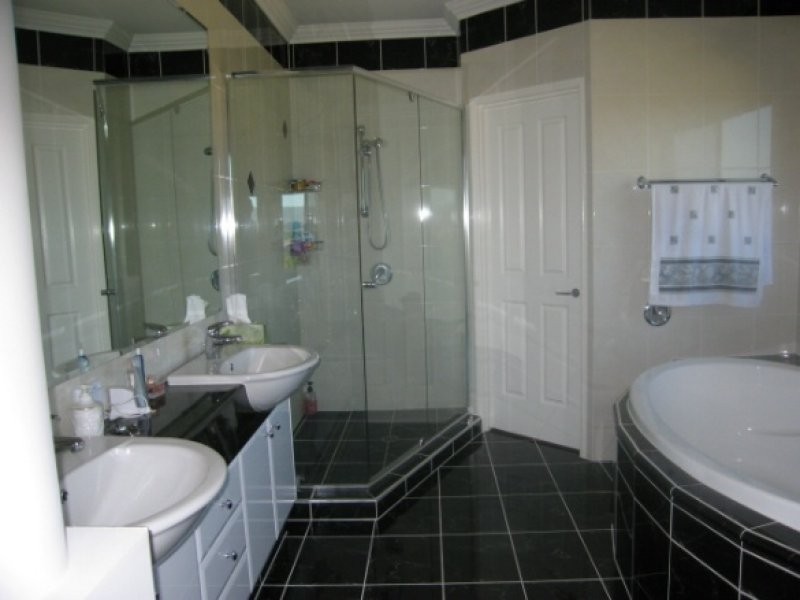 82 Salvado Drive, Pacific Pines QLD 4211