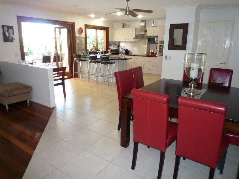 6 Chichester Dr, Arundel QLD 4214