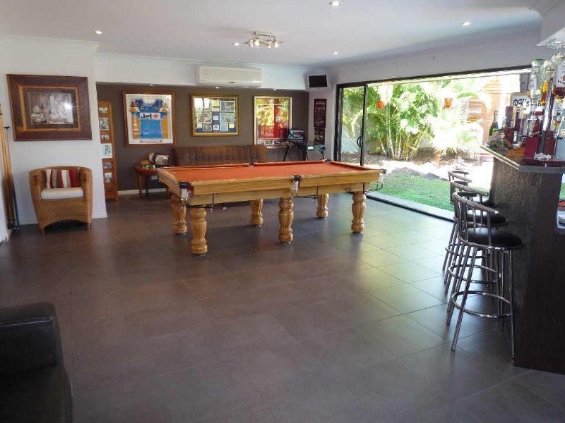 6 Chichester Dr, Arundel QLD 4214