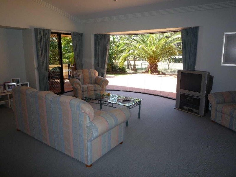 19 Hazel Court, Arundel QLD 4214