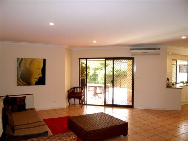 35 Maltravers Drive, Arundel QLD 4214