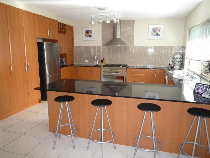 10 Blackfen court, Arundel QLD 4214