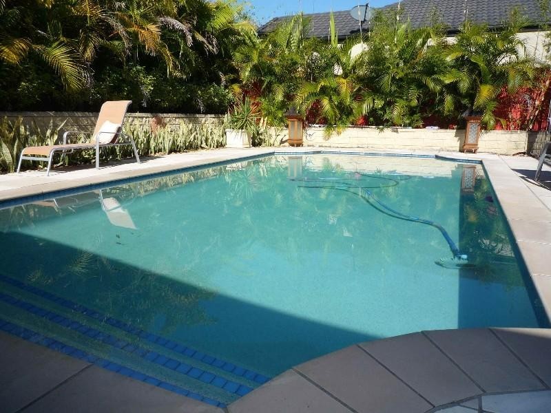 10 Blackfen court, Arundel QLD 4214