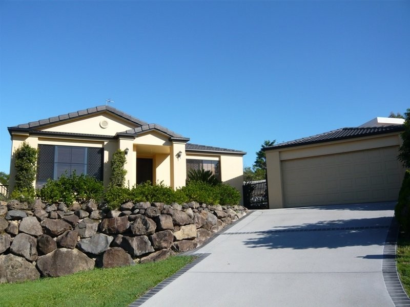 3 Petworth Court, Arundel QLD 4214