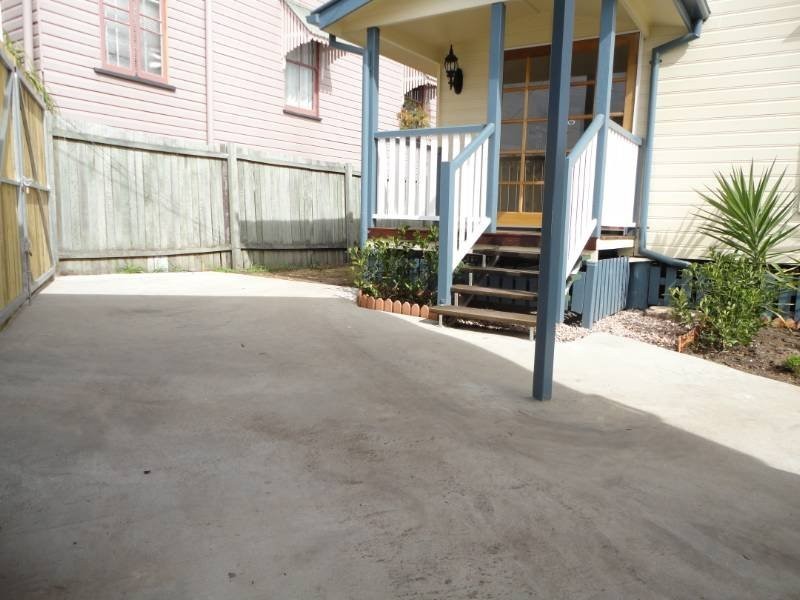 90 Woodend Road, Woodend QLD 4305